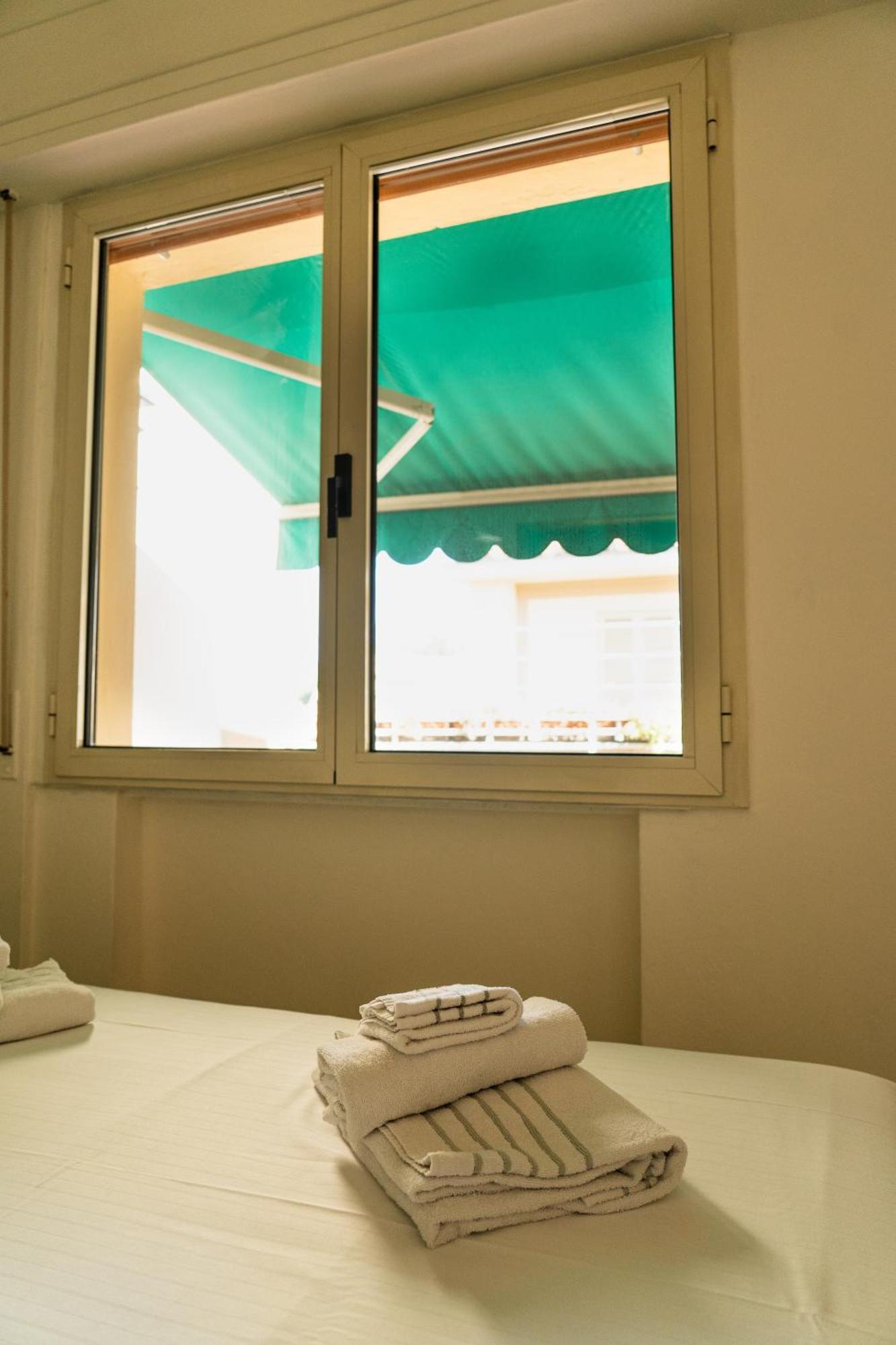 Friendly & Small 1-Br Apt With Beautiful Terrace Florença Exterior foto